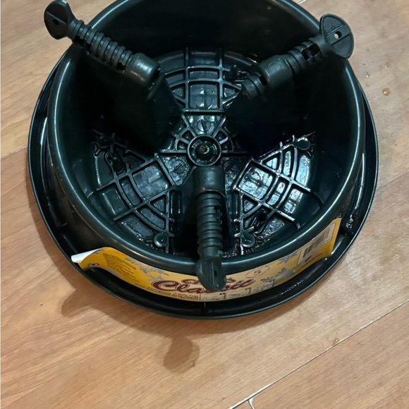 Cinco Classic Christmas Tree Stand - Picture 2 of 3